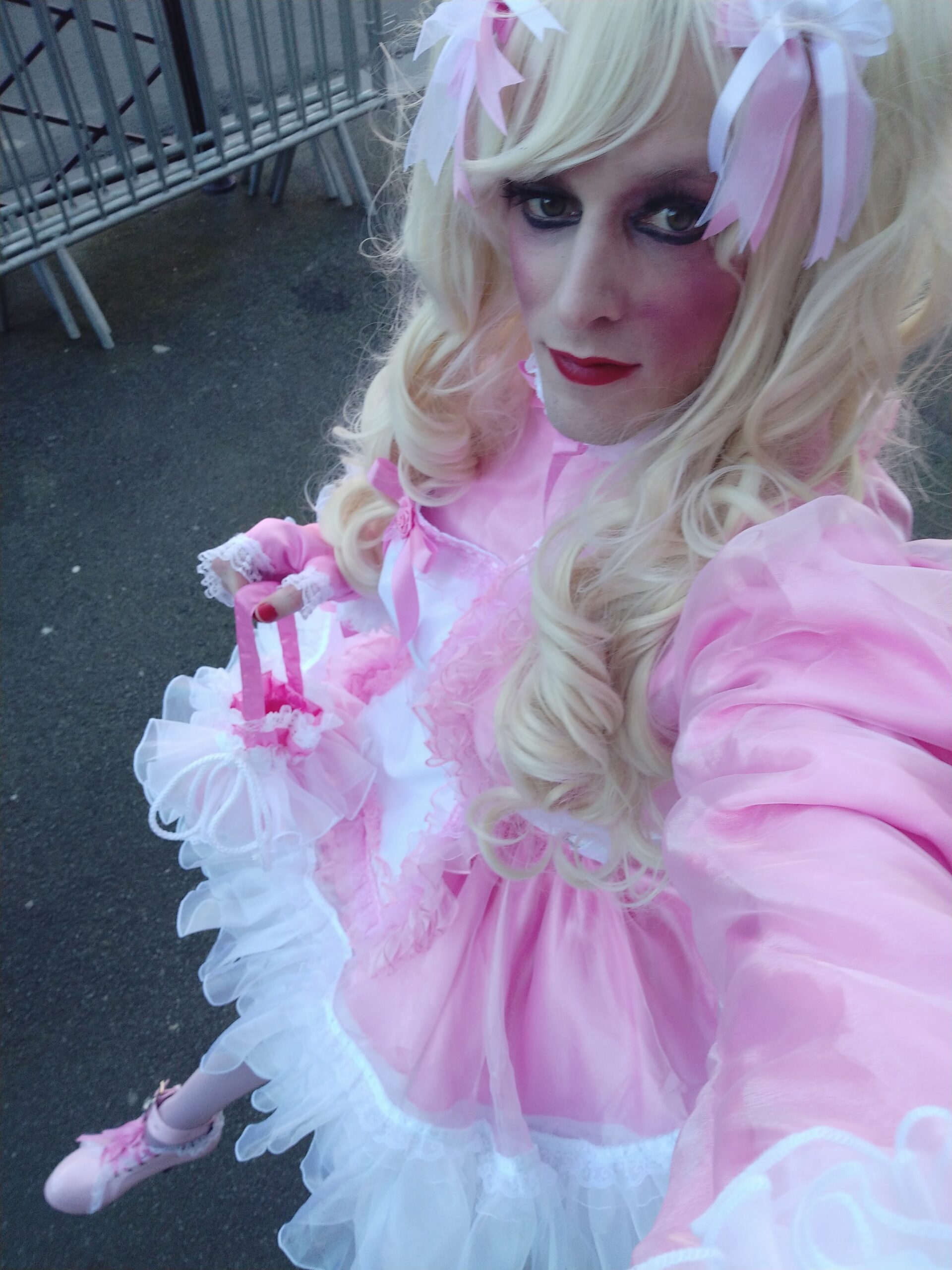 Pink sissy Marga