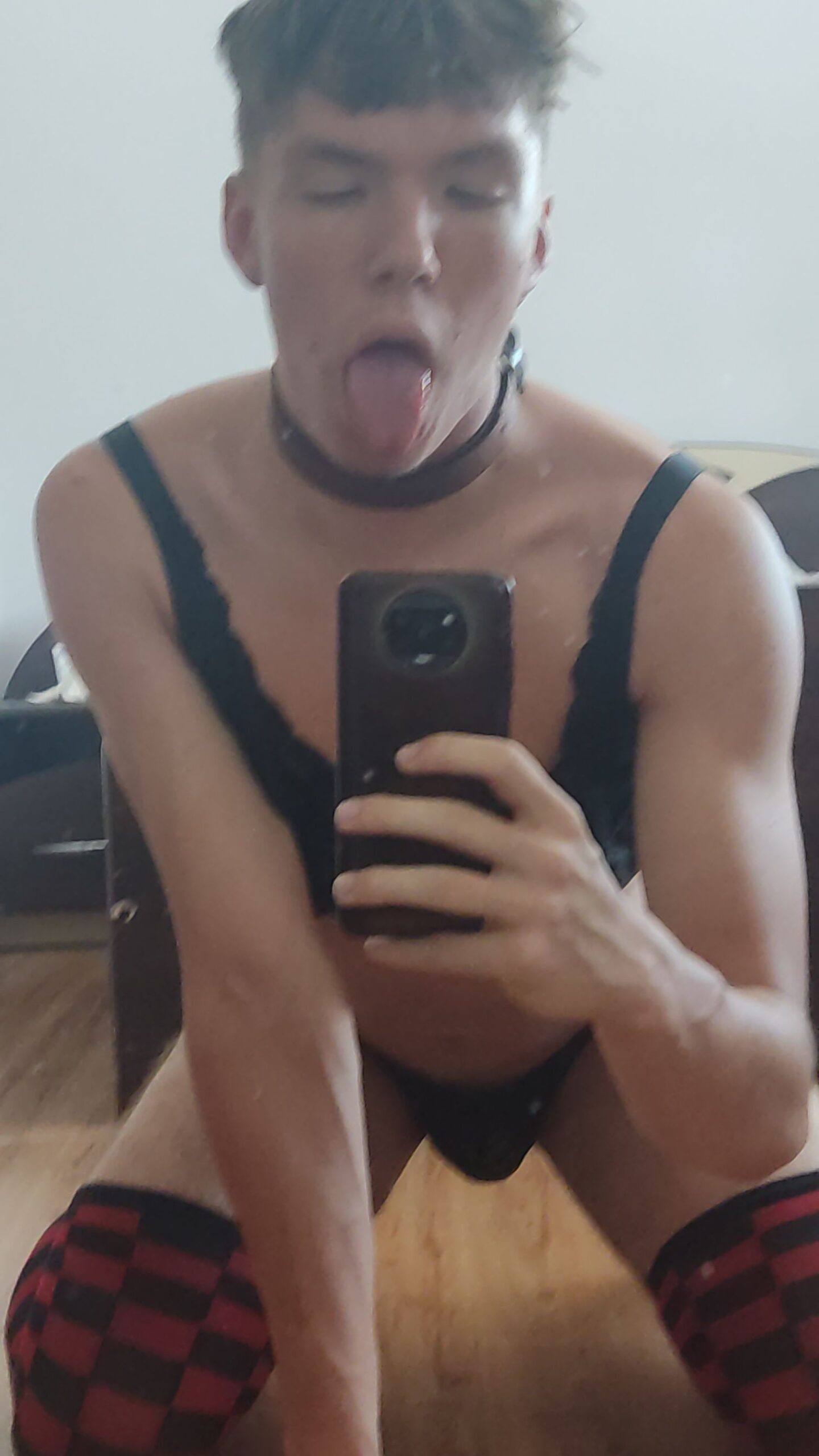 Extend this sissy and comment humiliating stuff