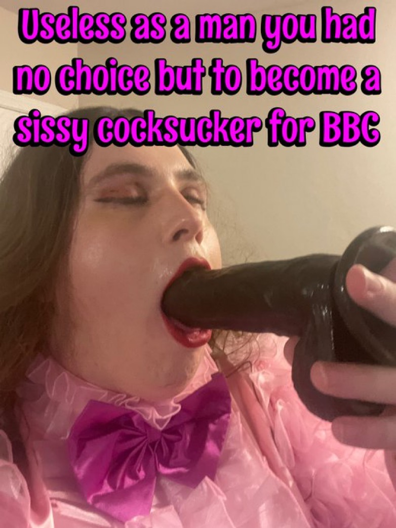 Sissy Kelly Exposed for the sissy sl*t she is!