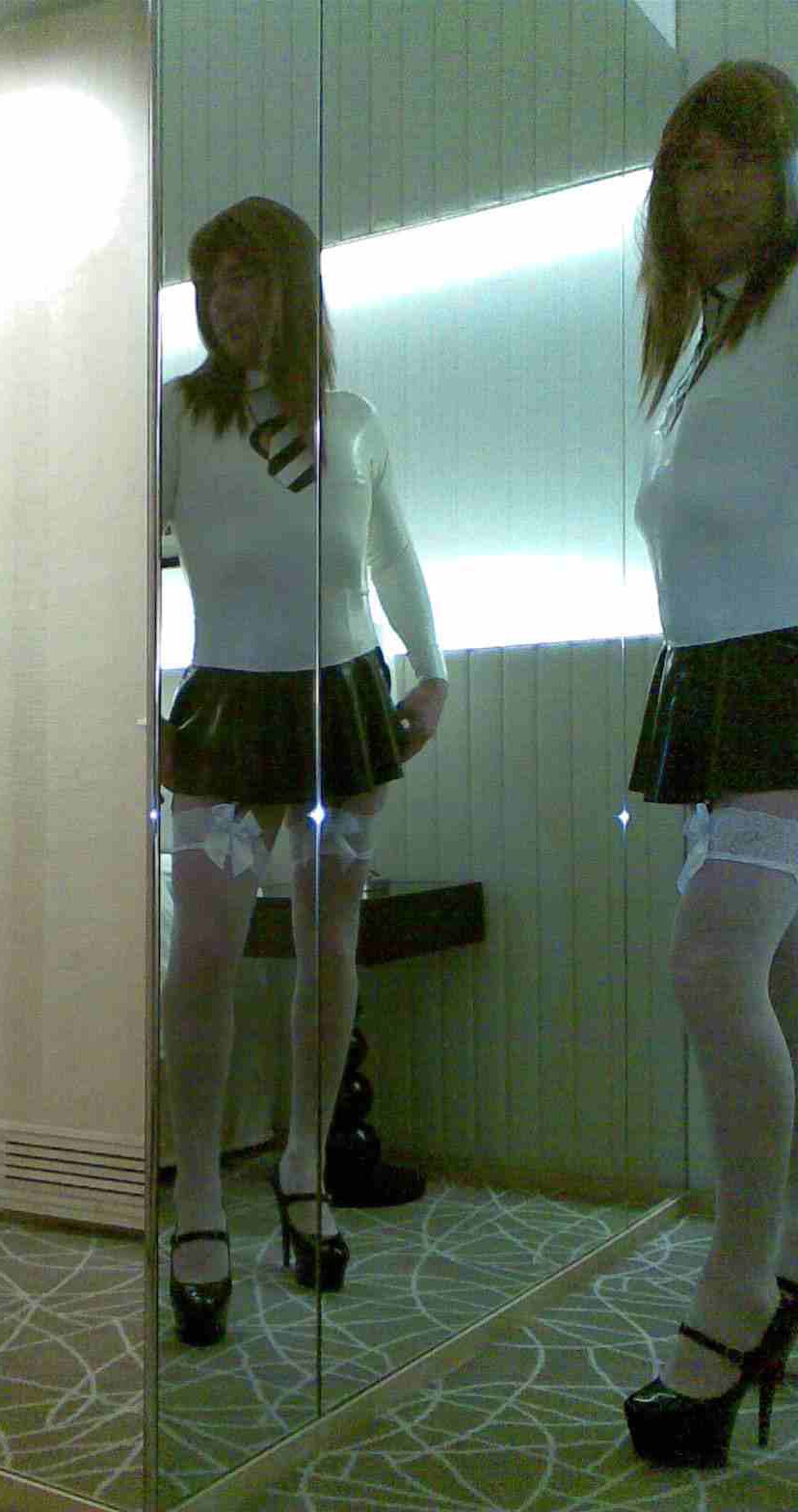 Sissy Annabel as a sl*tty latex school girl