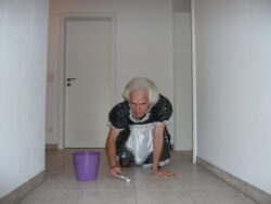 joerg sklave – lost bet – who need a maid?