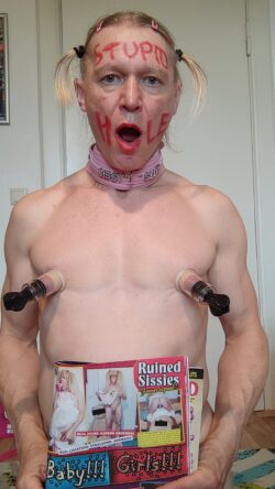 Sissy Vivian Tootinyforher aka Bjoern Gruendel exposed as minidick prejac