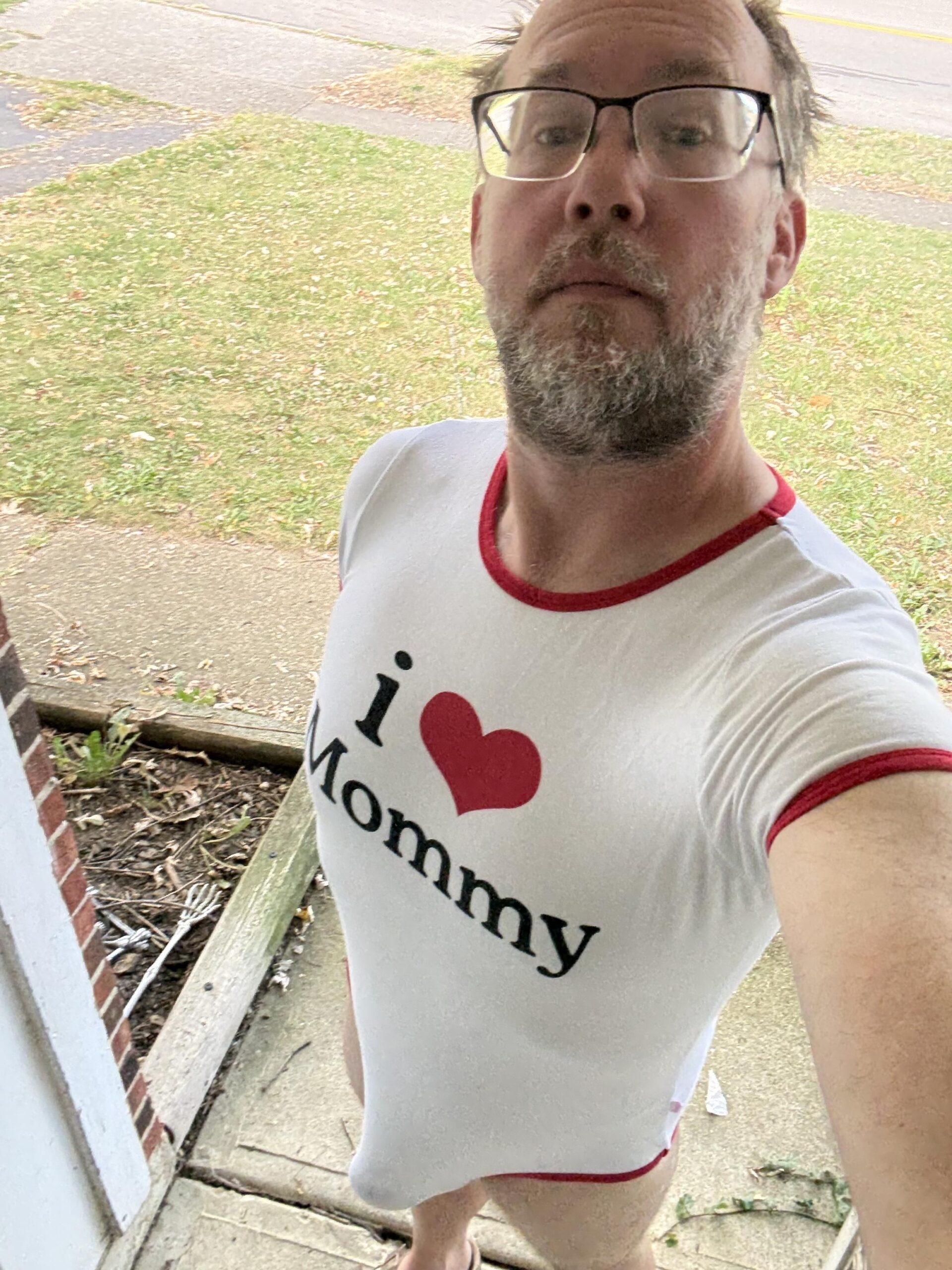 Extend this stupid sissy’s exposure