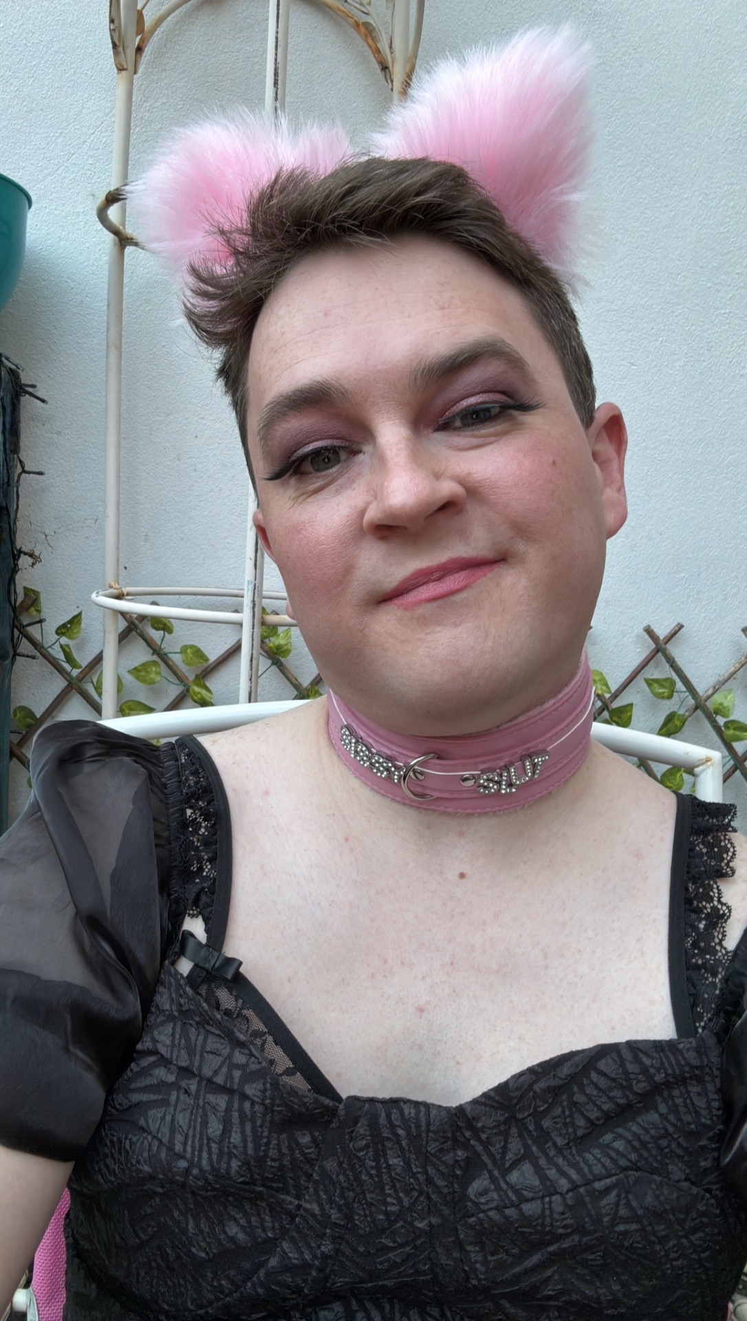 UK websl*t @SissyChrissy aka Chris Roberts