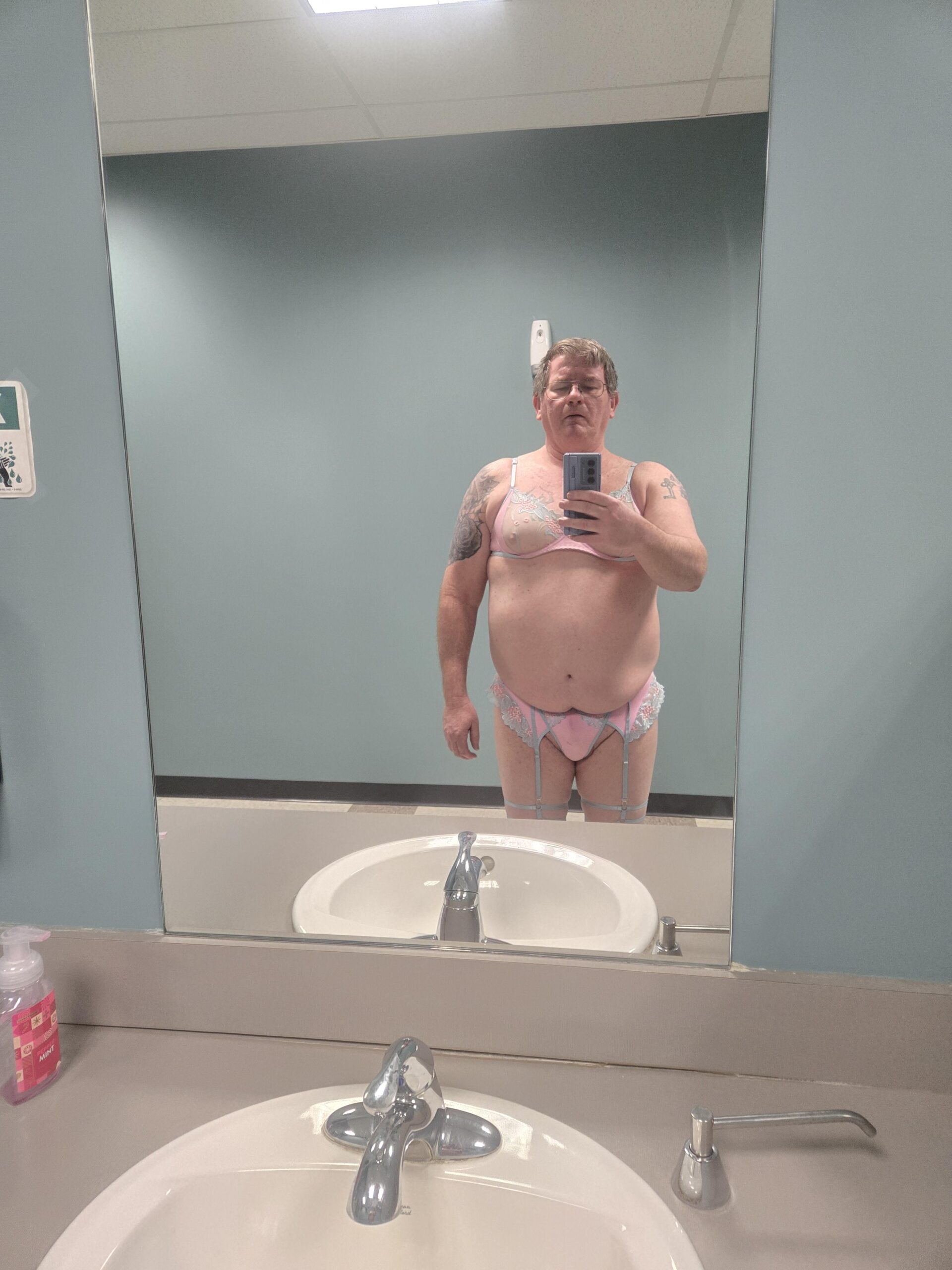 I am a sissy who needs to be bullied by men