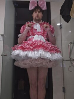 Sissy in need of humiliation/degradation