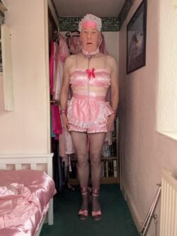 Sissy sl*t Joanna – Master Ray’s Sissy Party Toy