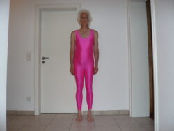 joerg sklave – only pink