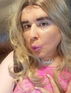 Katy Minou fully exposed