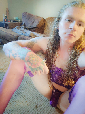 Secret sissy whiteboi Ian exposed