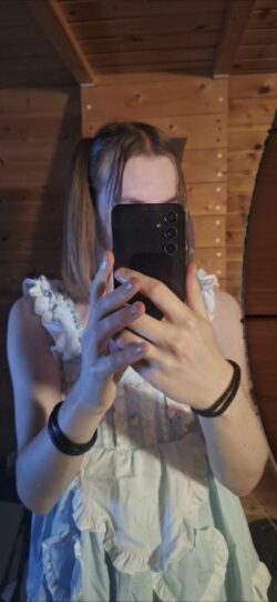 Pls download me and post me somewhere >.<