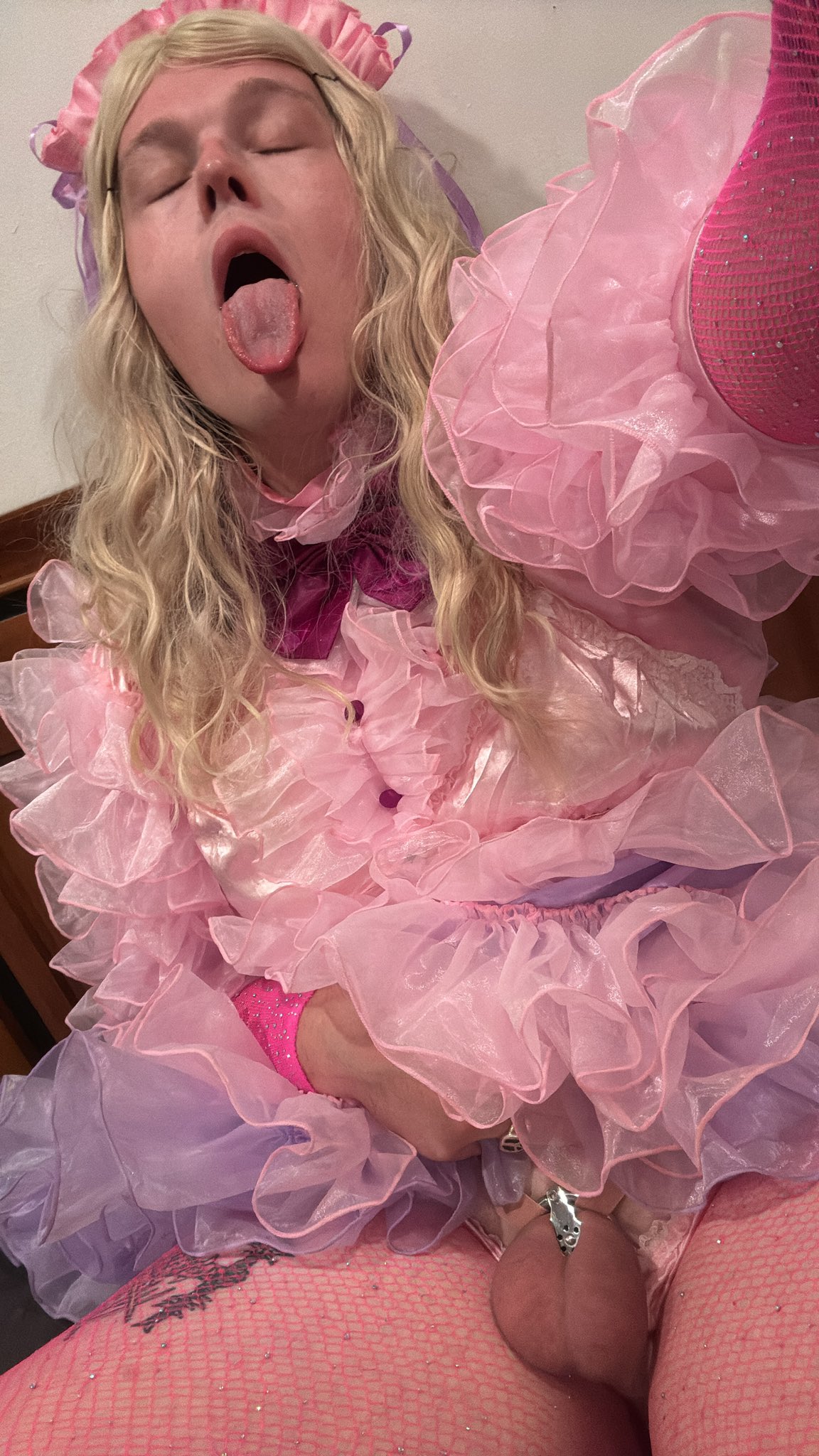 Brandi Nyxx – No makeup vs tons of makeup