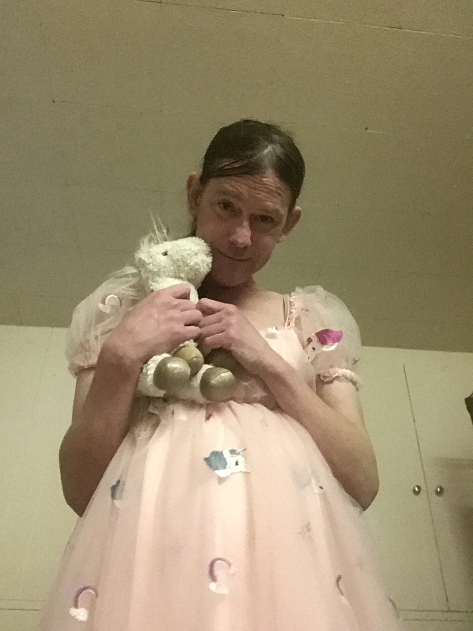 Gwen is a pretty little sissy sl*t