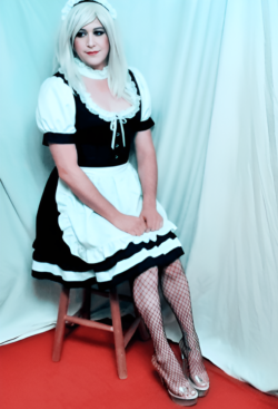 Sissy Maid Michele