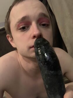 Closet sissy wants to be famous