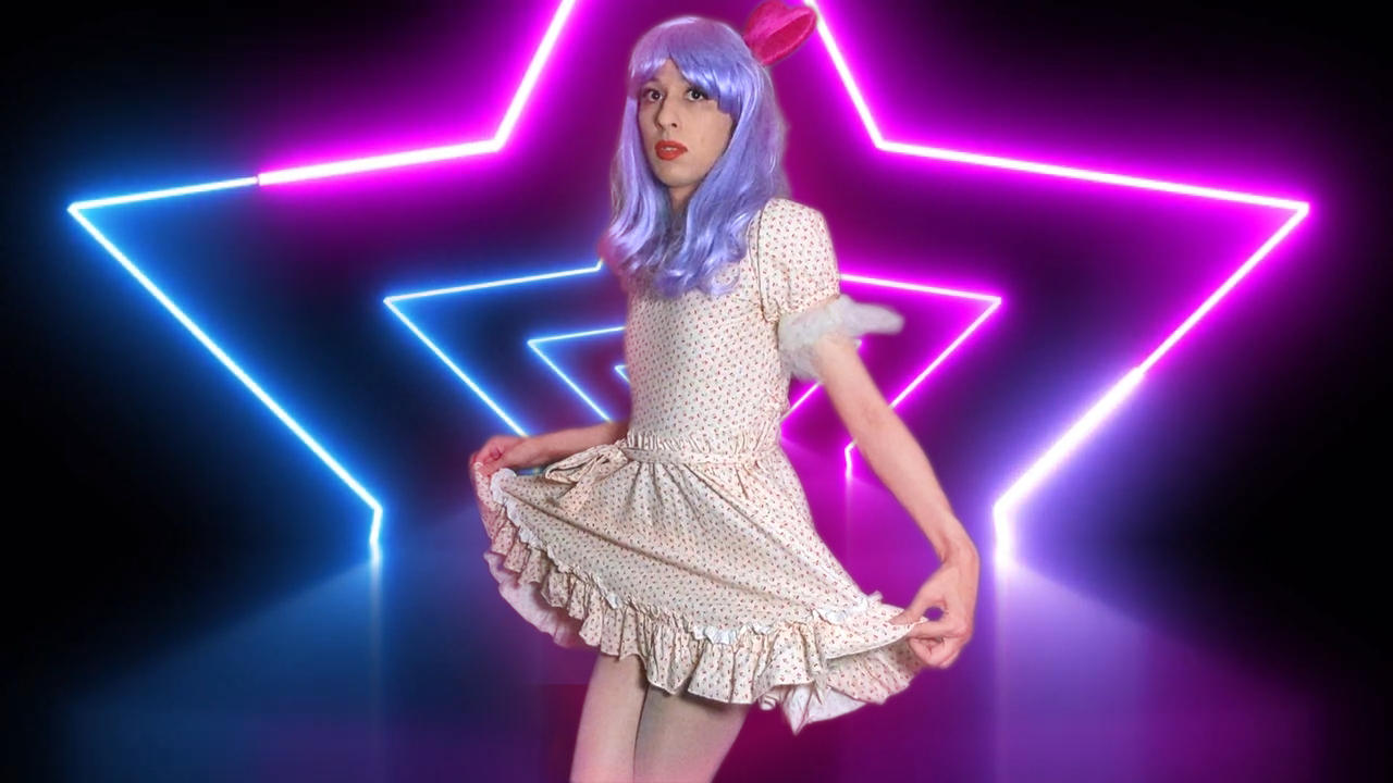 ~ Sissy Boy Miley Exposes himself