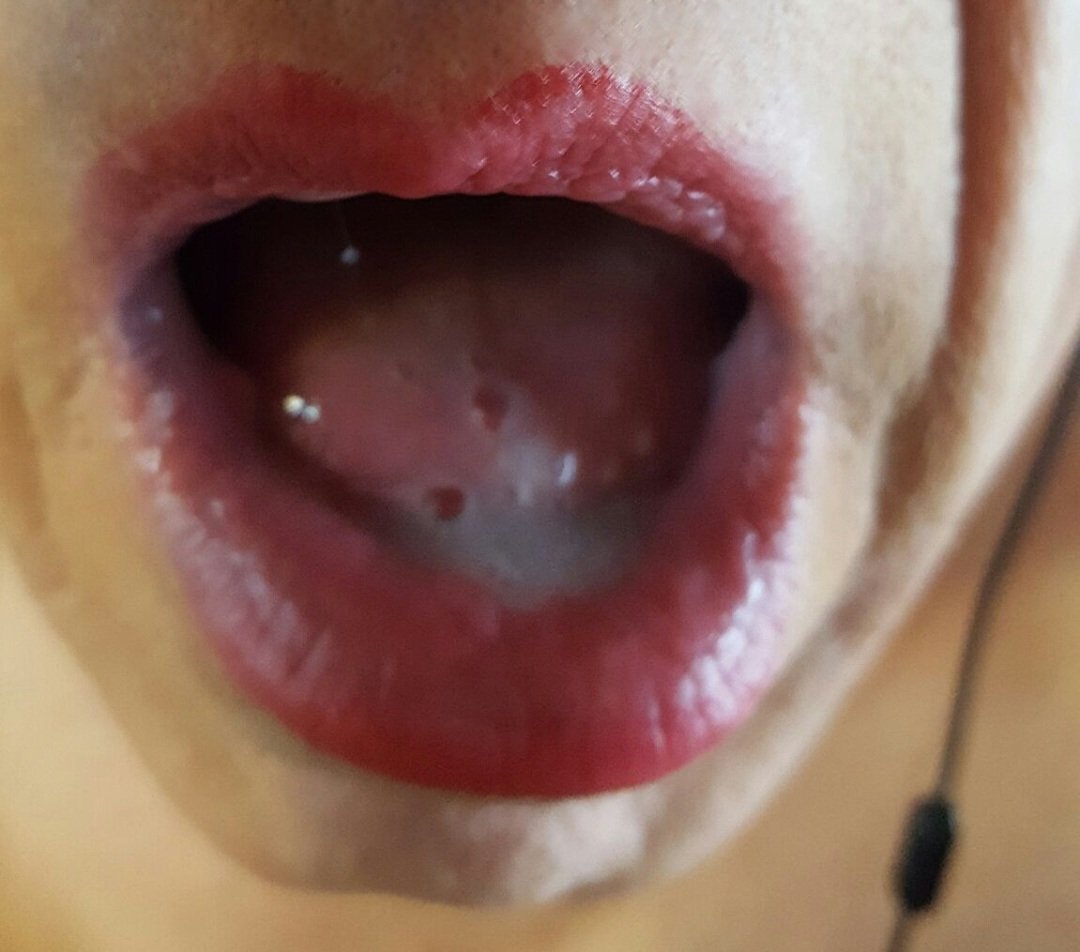 Sissymaiddaisy giving head. @Dsissymaid