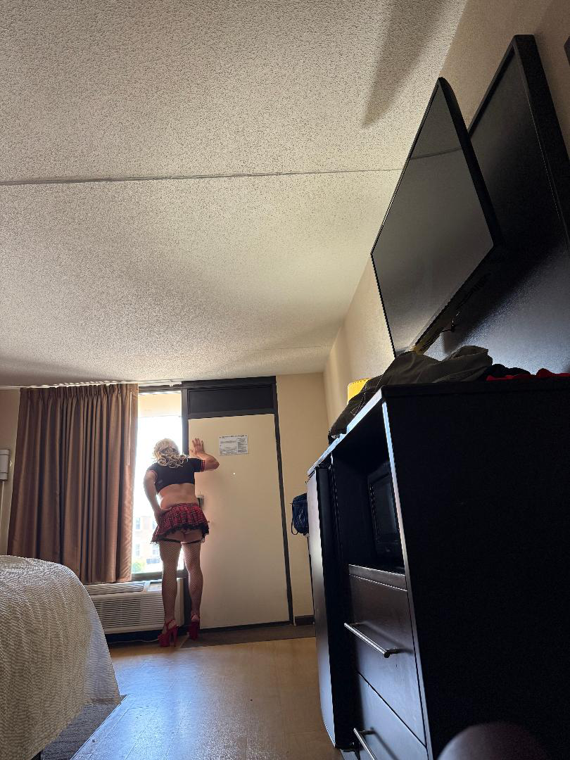 Red heels/short skirt