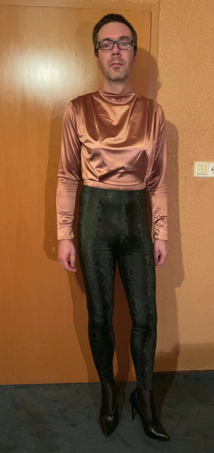 SISSY EXPOSE GAME!