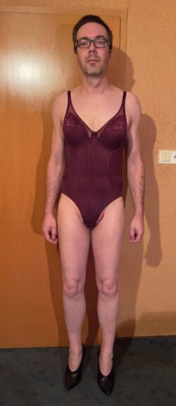 SISSY EXPOSE GAME!