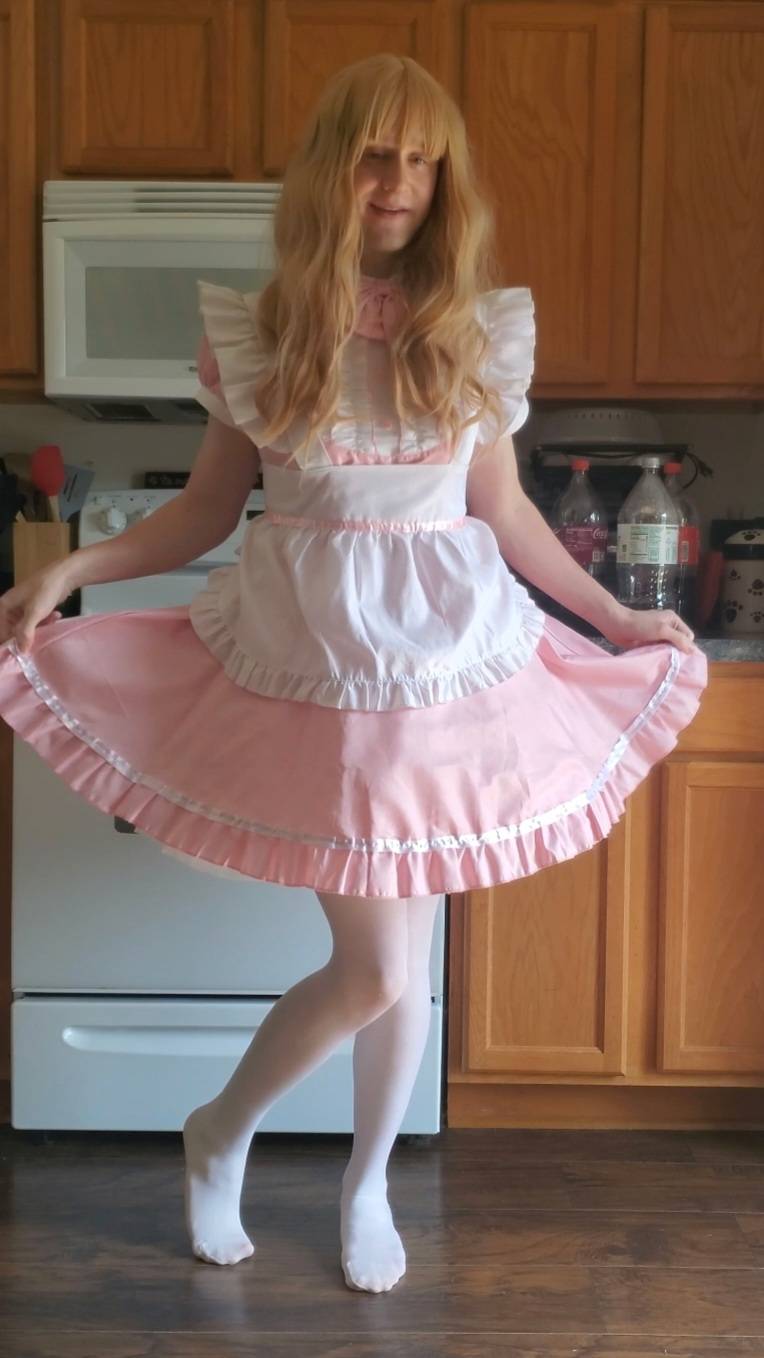 Sissy diaper girl needs a mommy