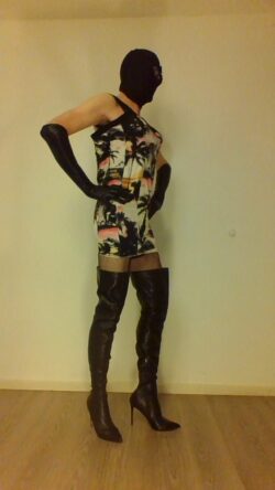 ~ Sissy Kimmy Ready to Suck Cock
