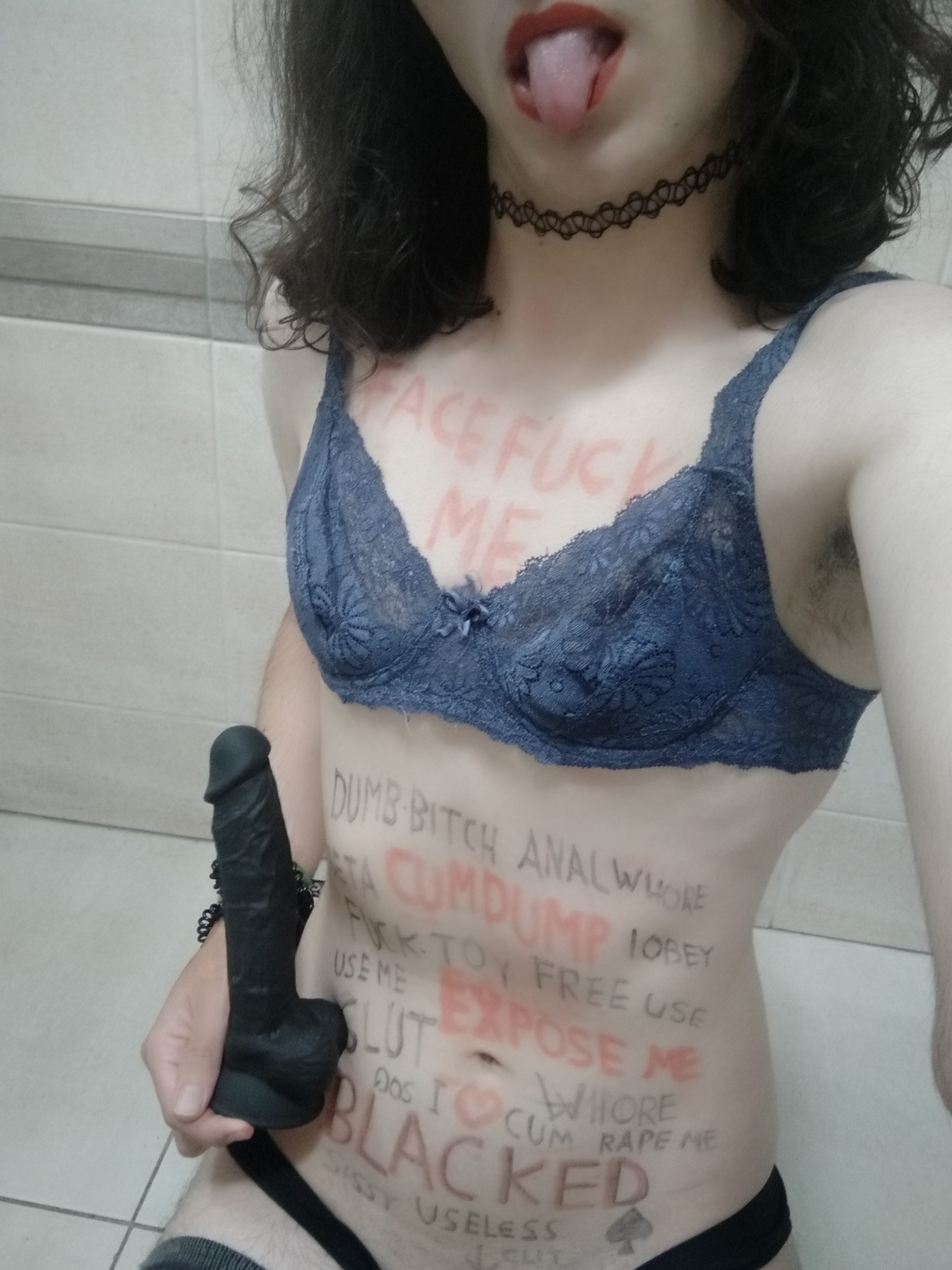Sissy Sofia loves exposure