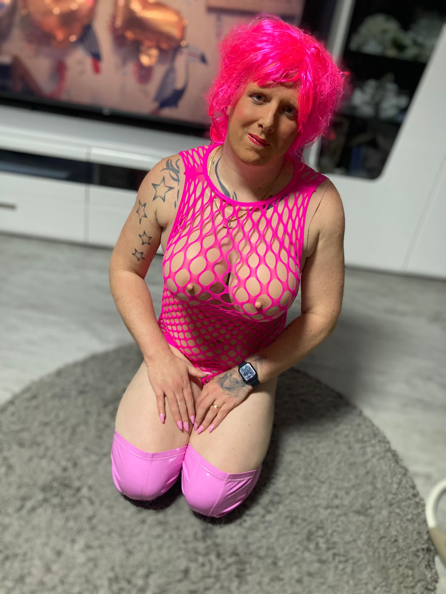 Sissy Sascha exploring herself