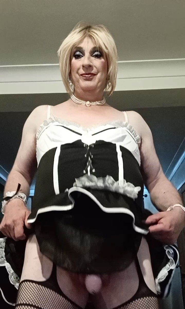 Sissy maid Josie Dee