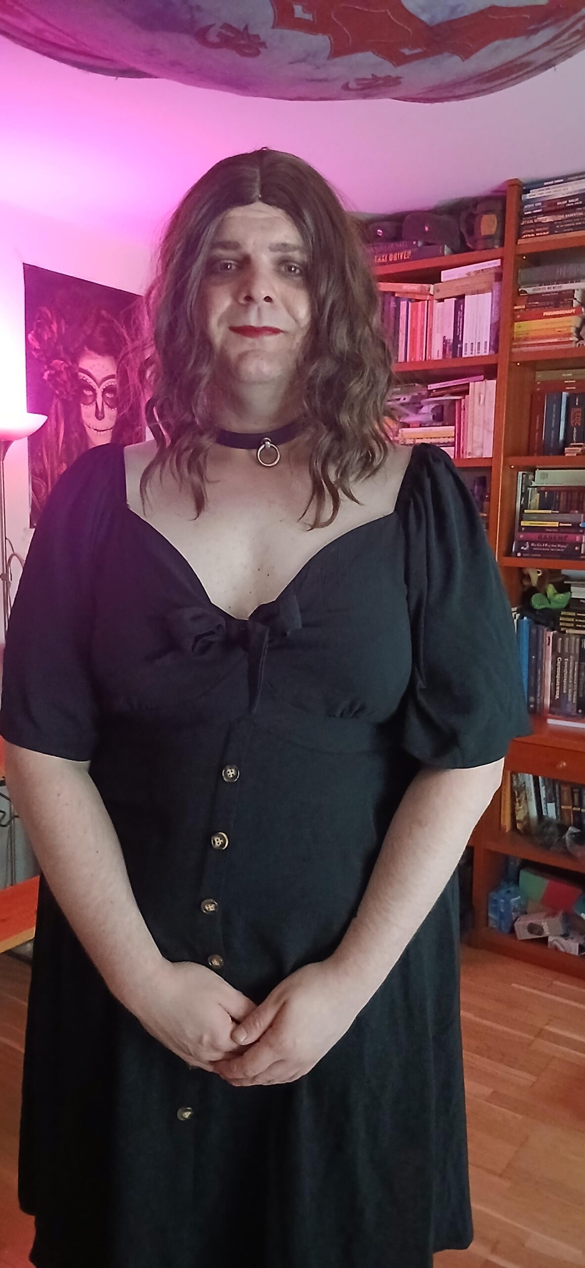 Sissy Raphaela shows her Face