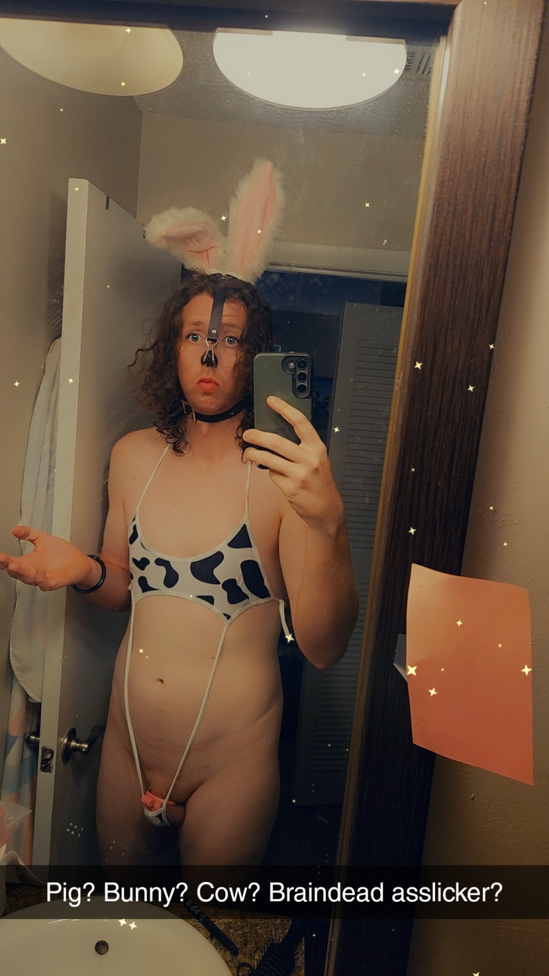This asslicking sissy cumdumpster needs exposure. Help me find a daddy! <3