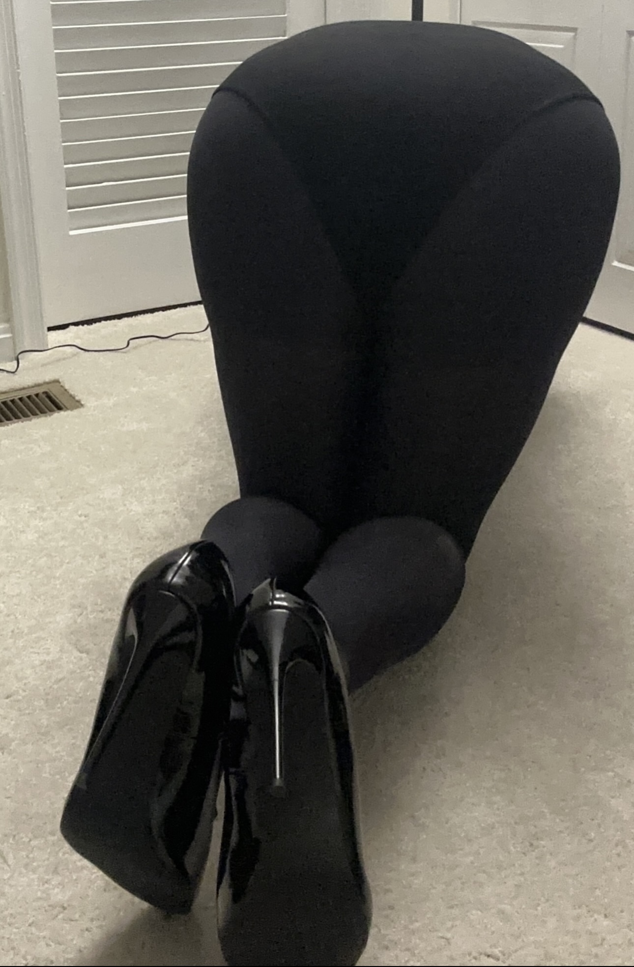 24 y/o Northern VA Sissy sl*t desperate for attention from real men!