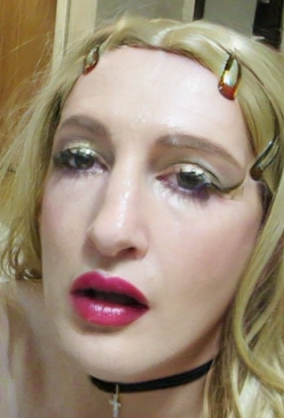 My filthy cumsl*t sissy sister Carolinemessytv