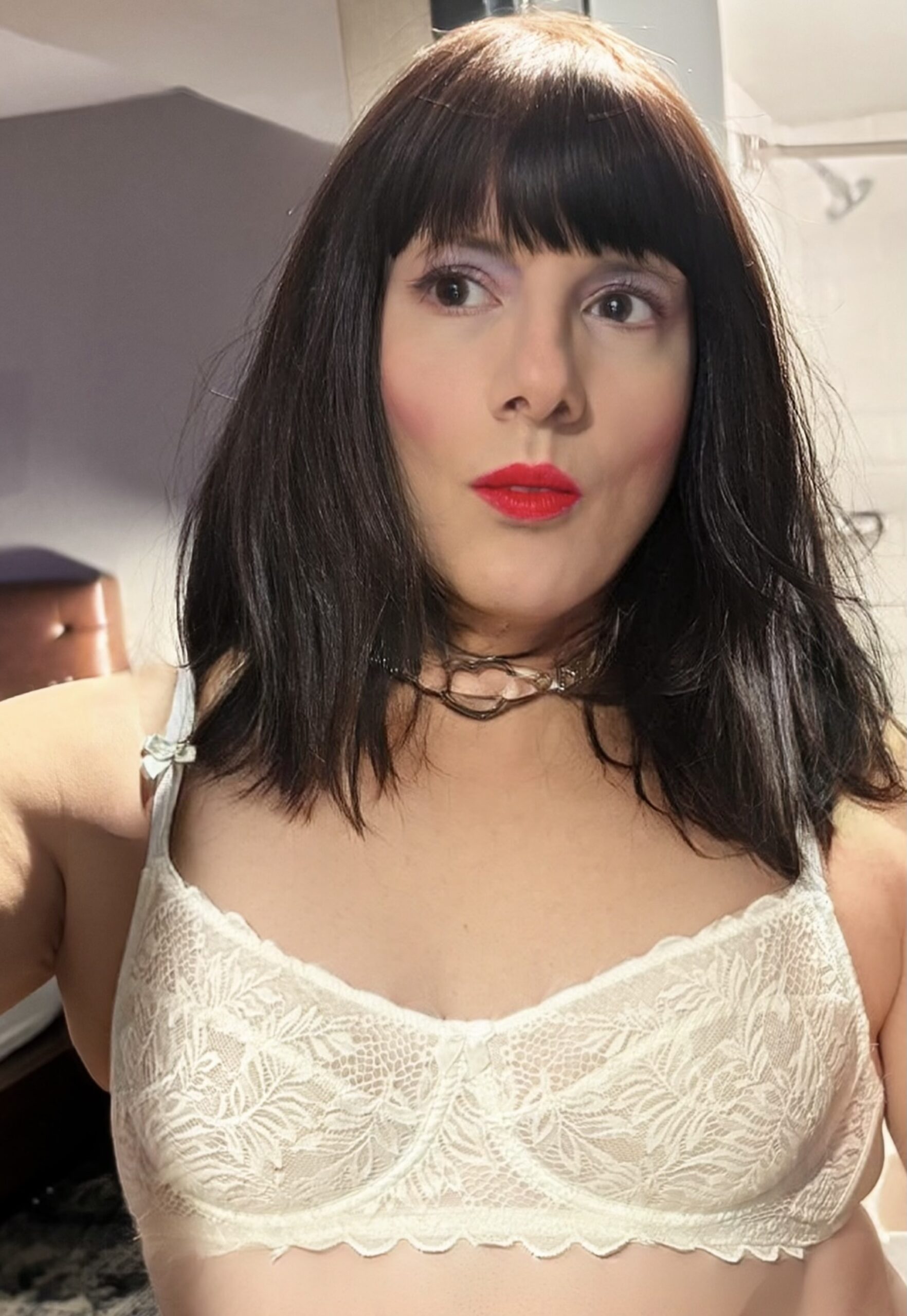 sissy veronica