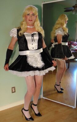 Sissy Maid Phyllis