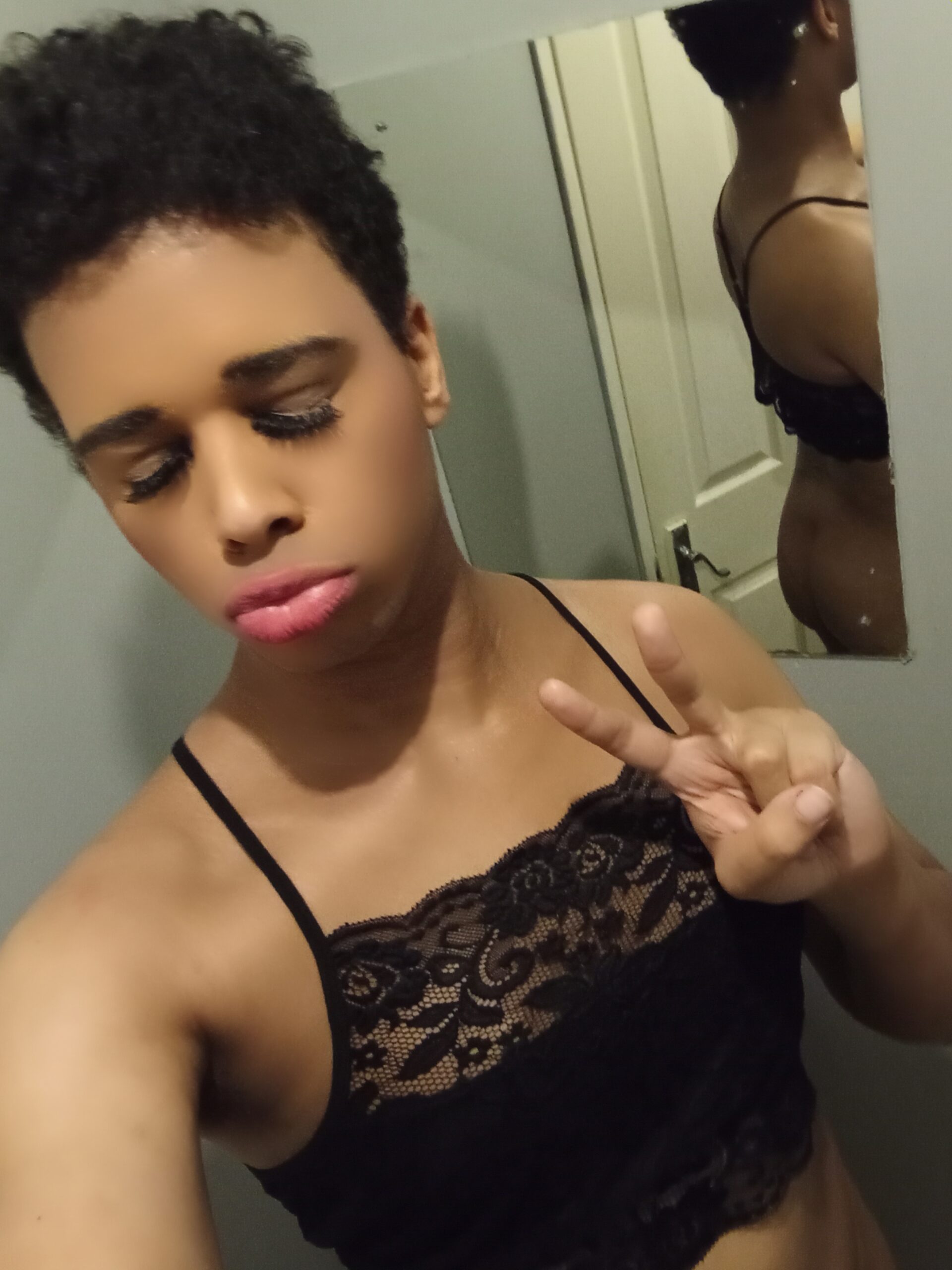 Sissy Canary Jade