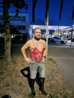 Outdoor Sissy