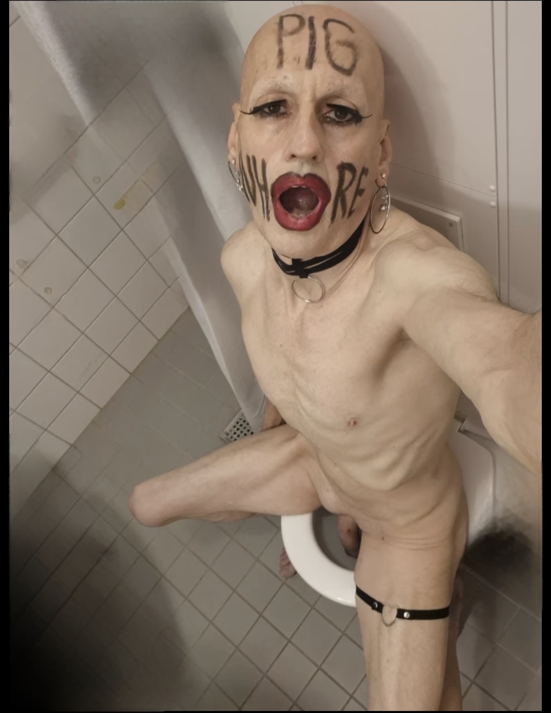Skinny sissy (pig) Michele