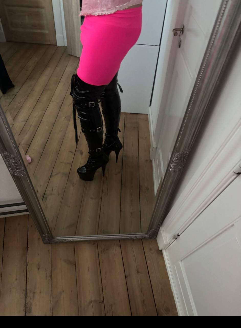 EXPERIENCE SISSIFICATION, EDGING,  CBT, WAXPLAY & OTHERS KINKS WITH MOMMY