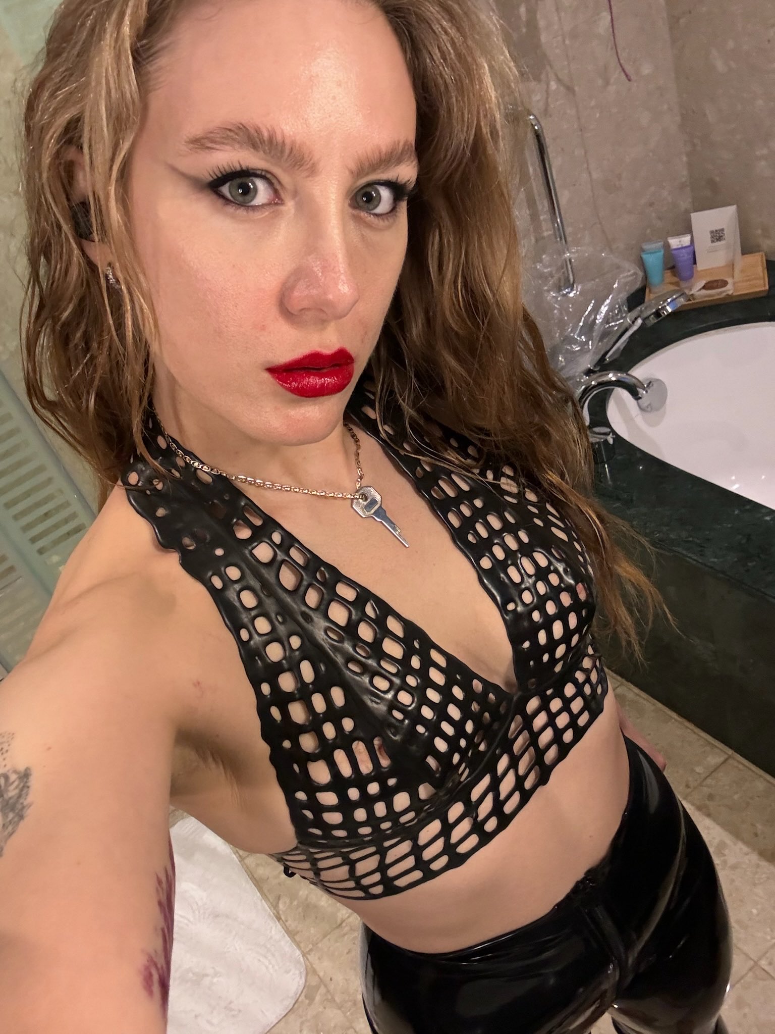 TRAINING SESSION FOR SUBMISSIVE SLAVE