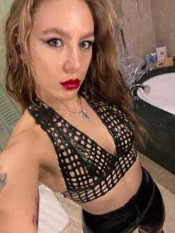 TRAINING SESSION FOR SUBMISSIVE SLAVE