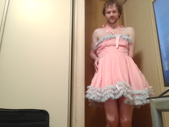 ~ sissy exposing